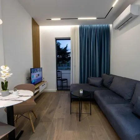 Bliss Modern Retreat 地拉那